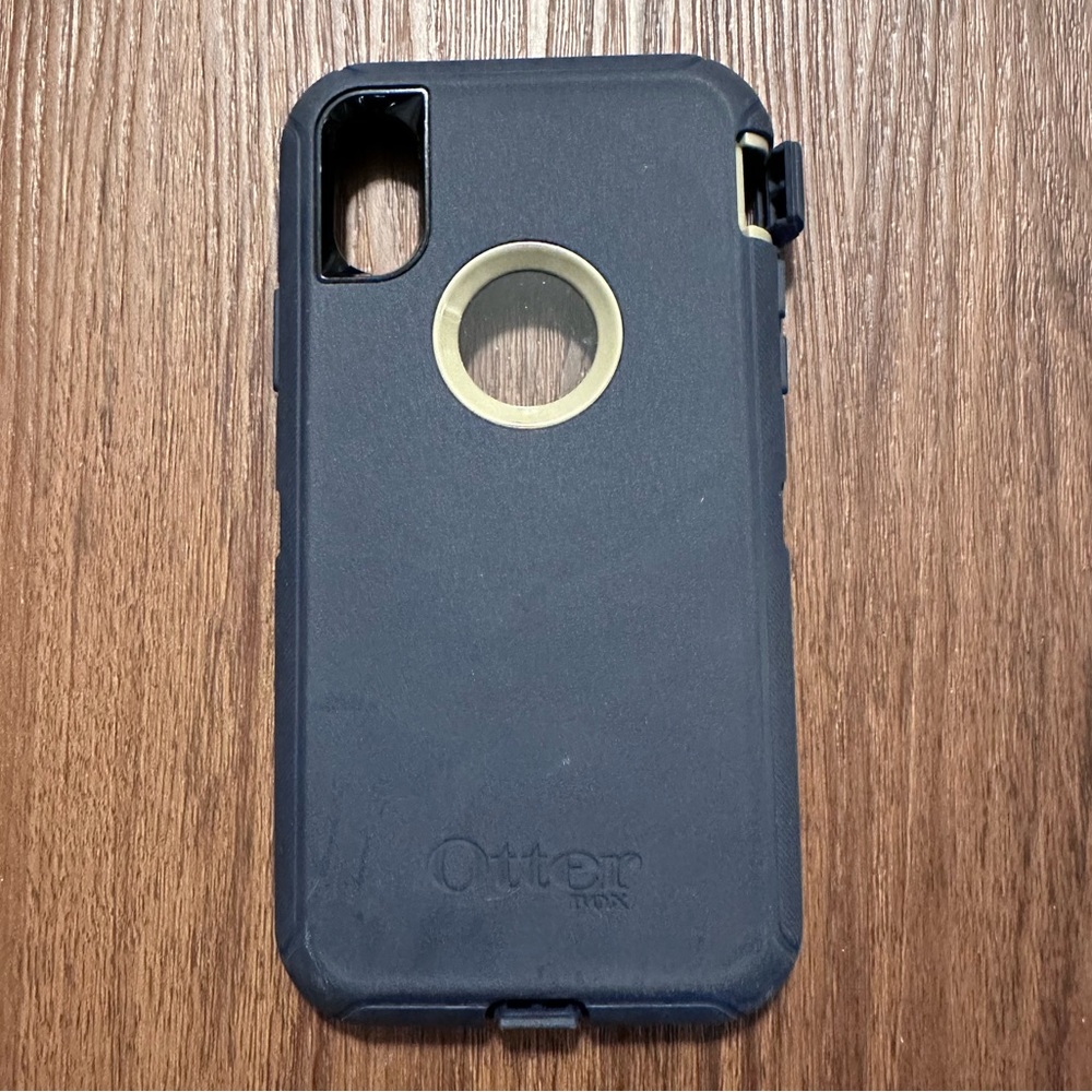New Otter Box defender in navy/olive green for iPhone XS